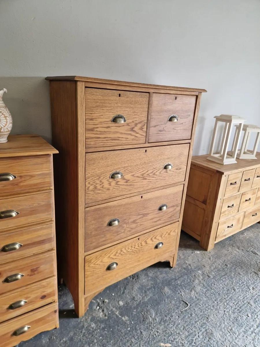 Large 1930s  oak chest of drawers - Image 1