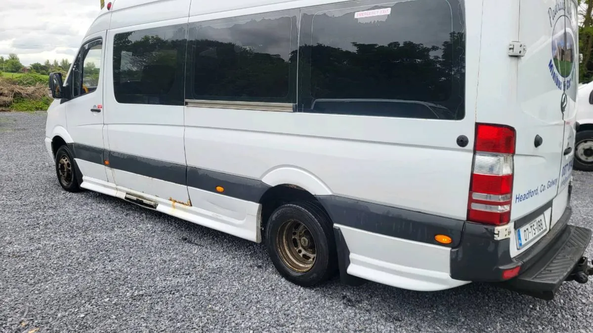 Bus - Image 3