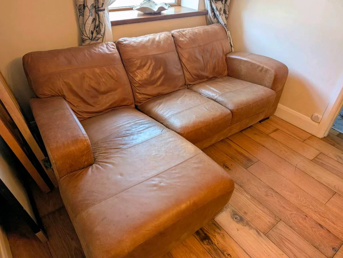 Leather couch - Image 4