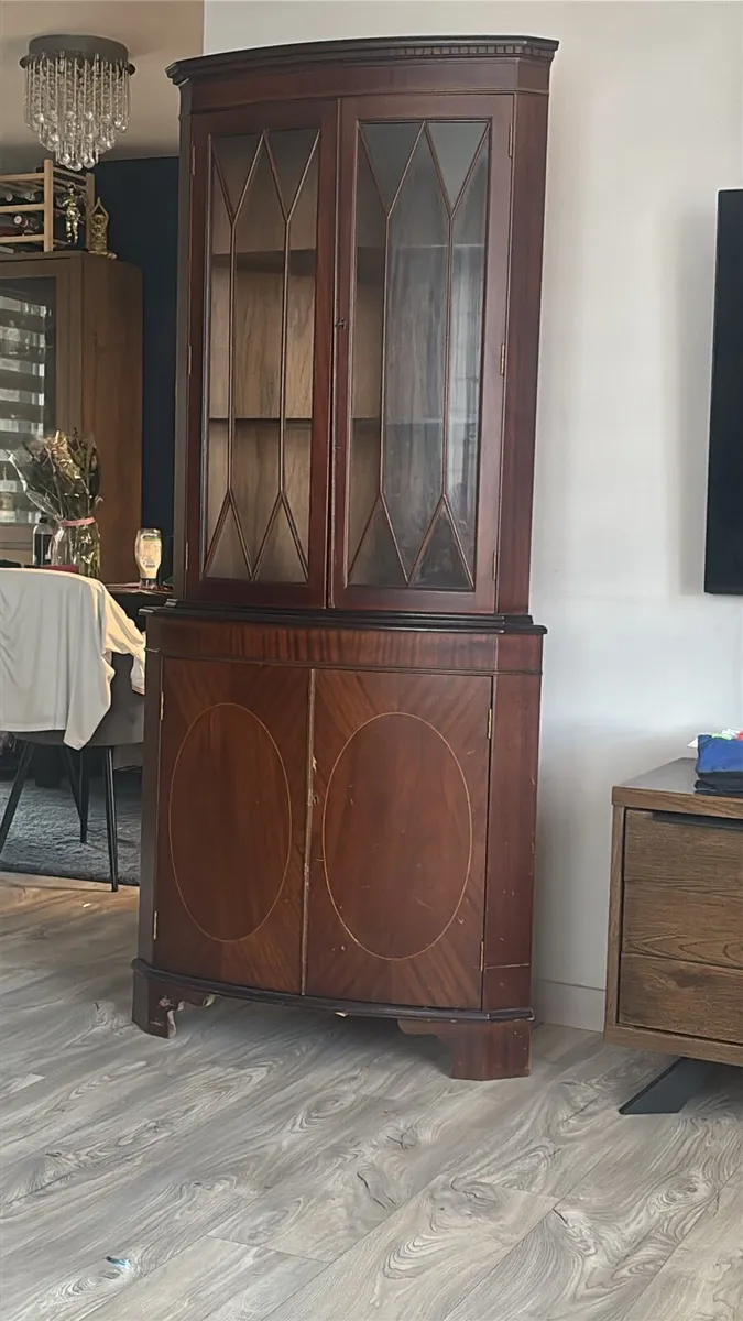 Corner unit