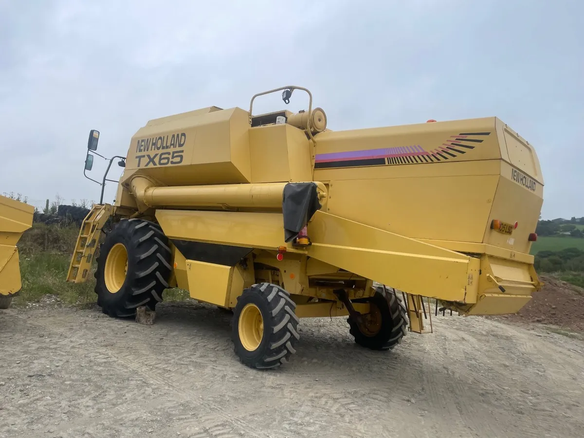 New Holland TX 65 Combine Harvester - Image 2
