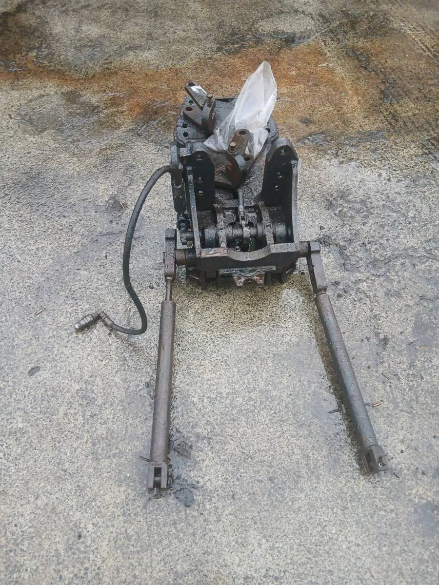 Hitch to suit r5 130 lamborghini - Image 1