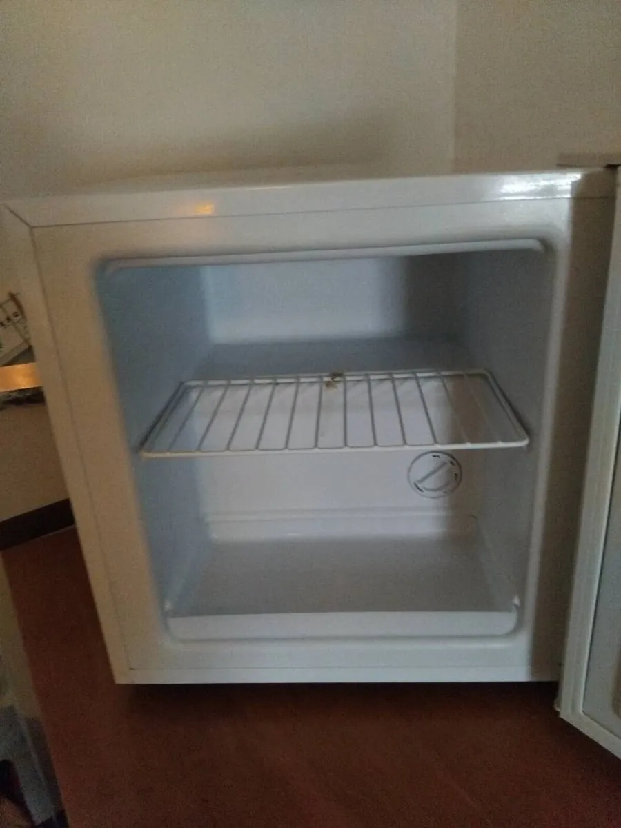 Counter top freezer - Image 2