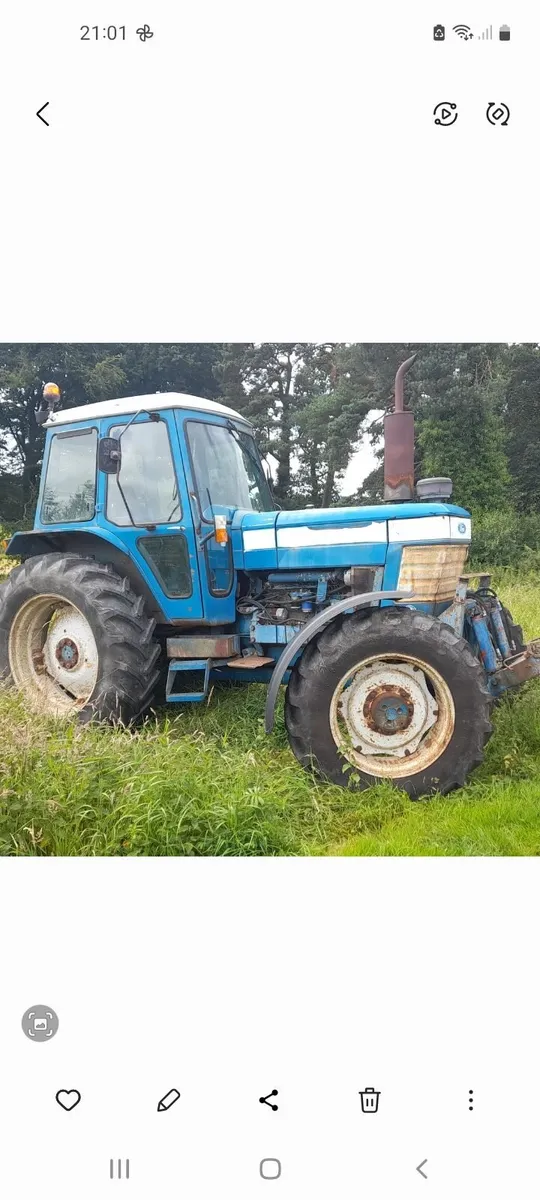 Ford 821 - Image 1