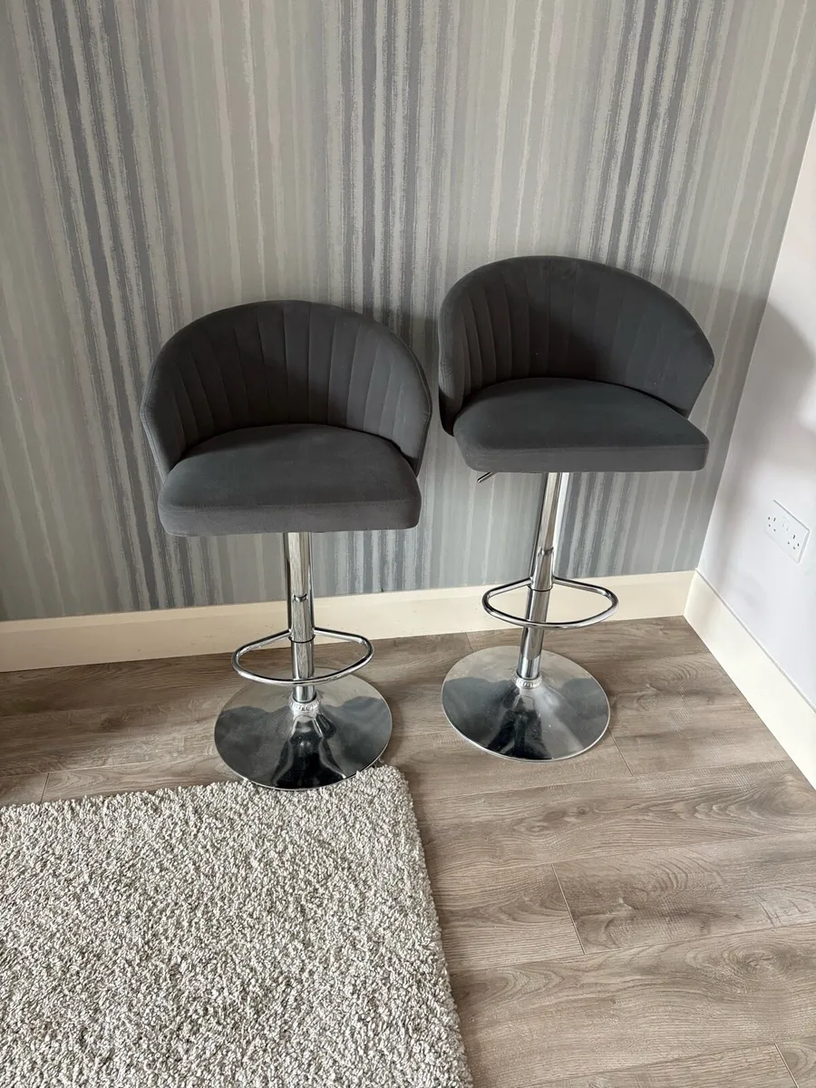 Kitchen stools - Image 1