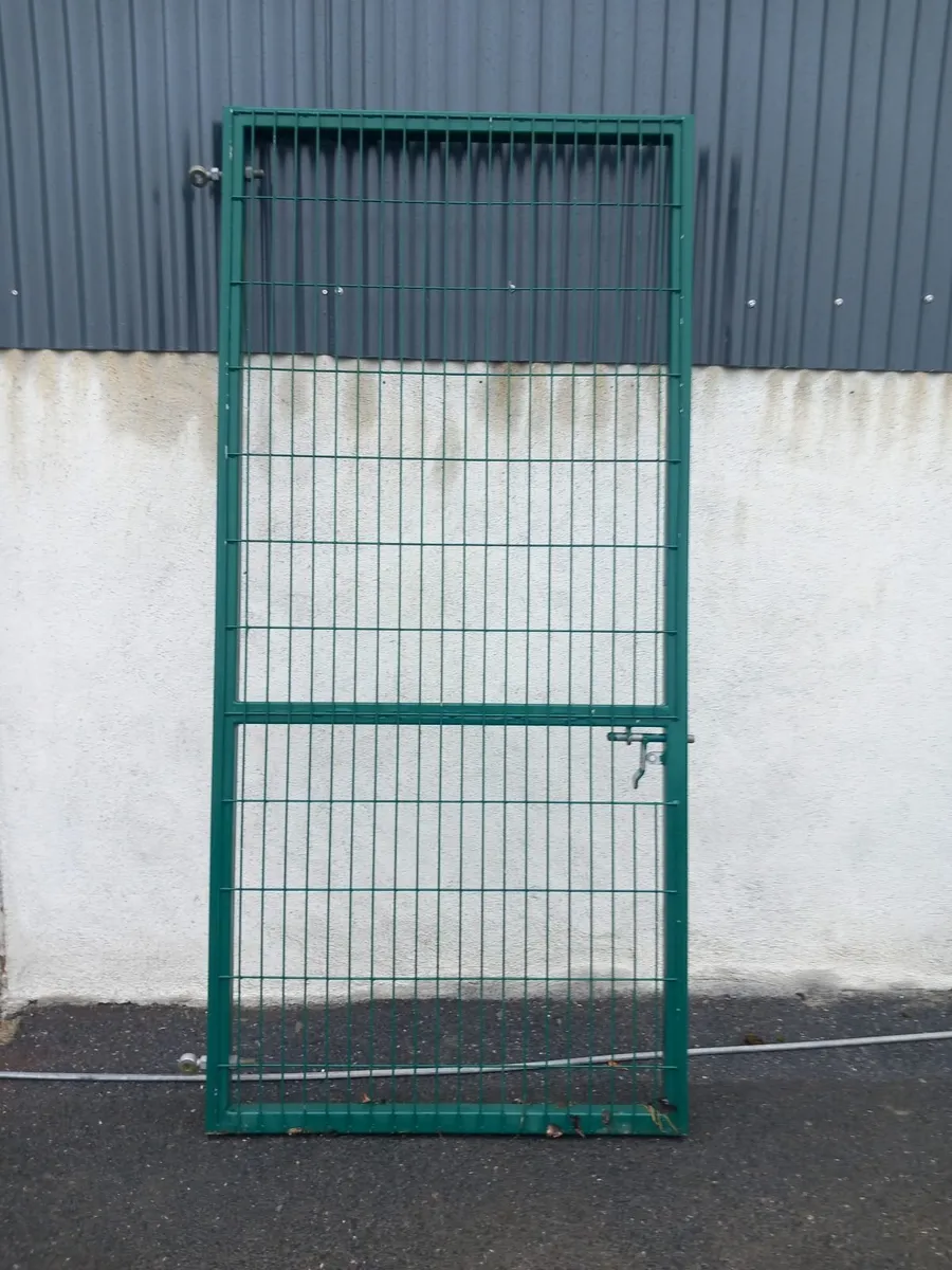 Gates - Image 1
