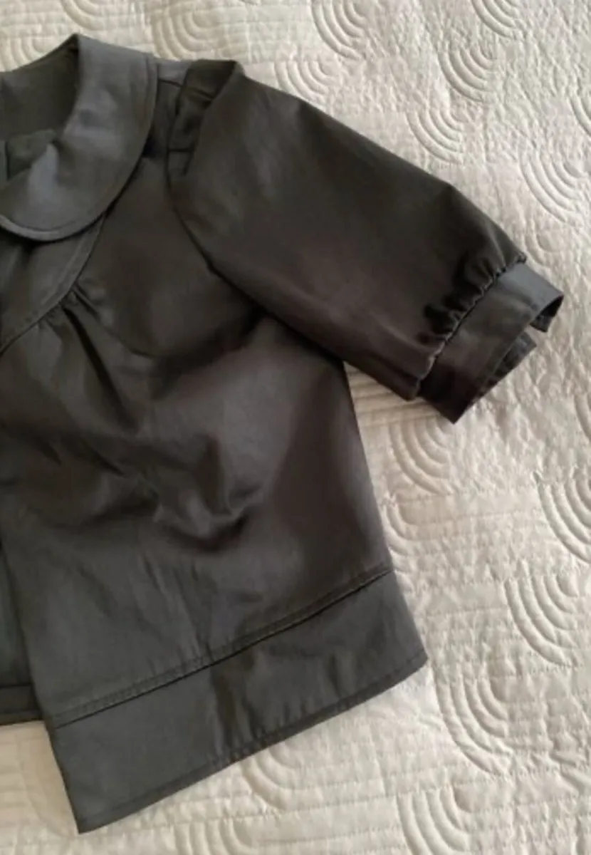 Savida - Beautiful Black cropped jacket - Size 10 - Image 3
