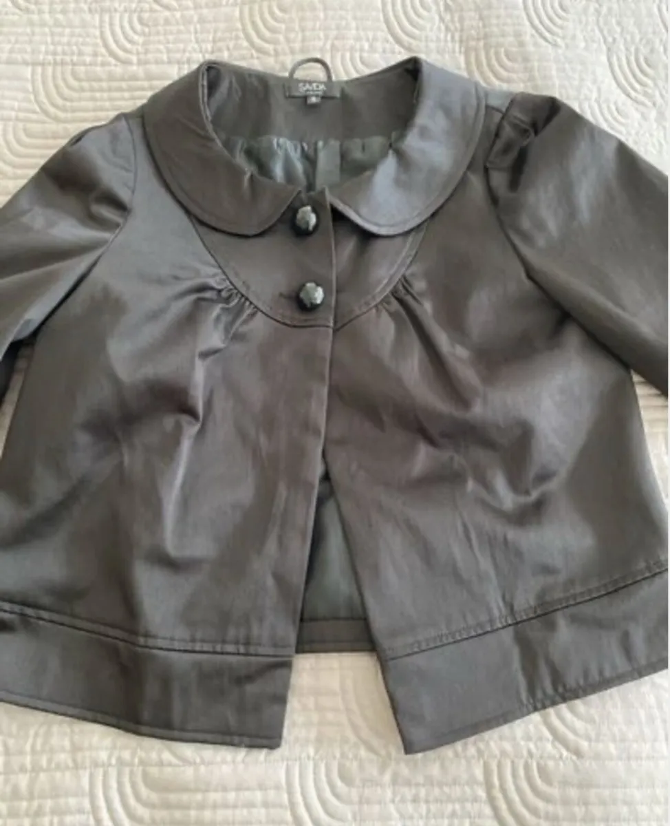 Savida - Beautiful Black cropped jacket - Size 10 - Image 1