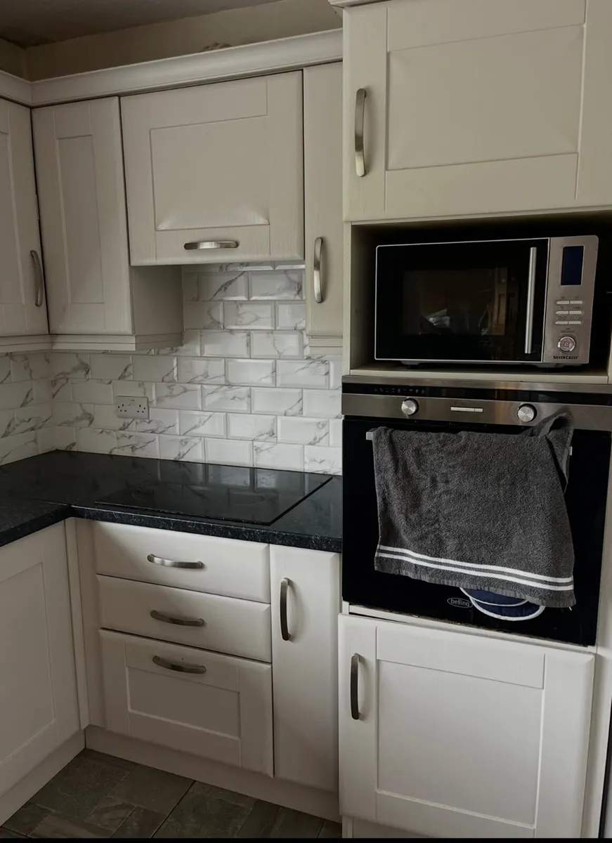 Grey kitchen - Image 2