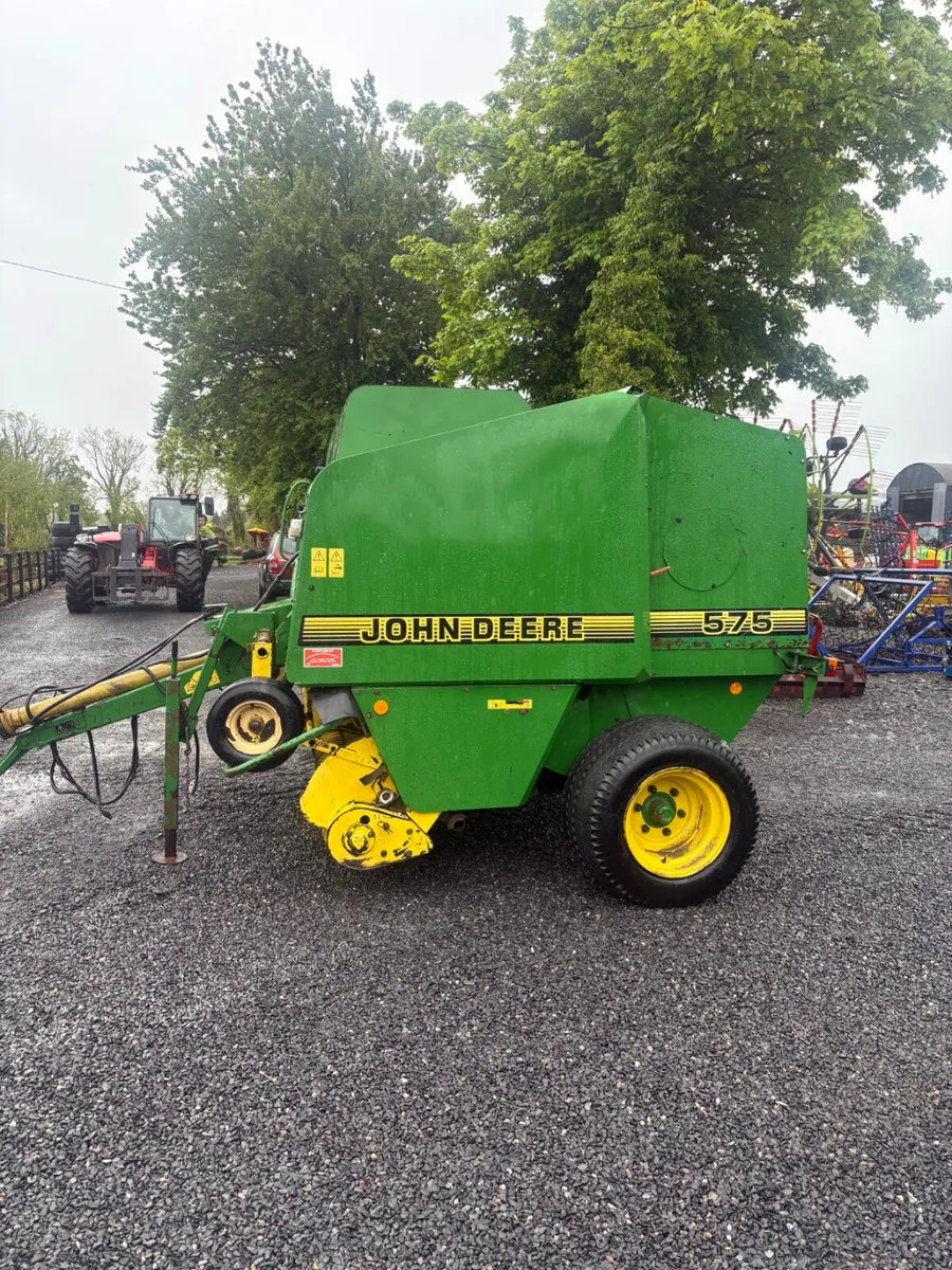 John Deere Round Bailer - Image 2
