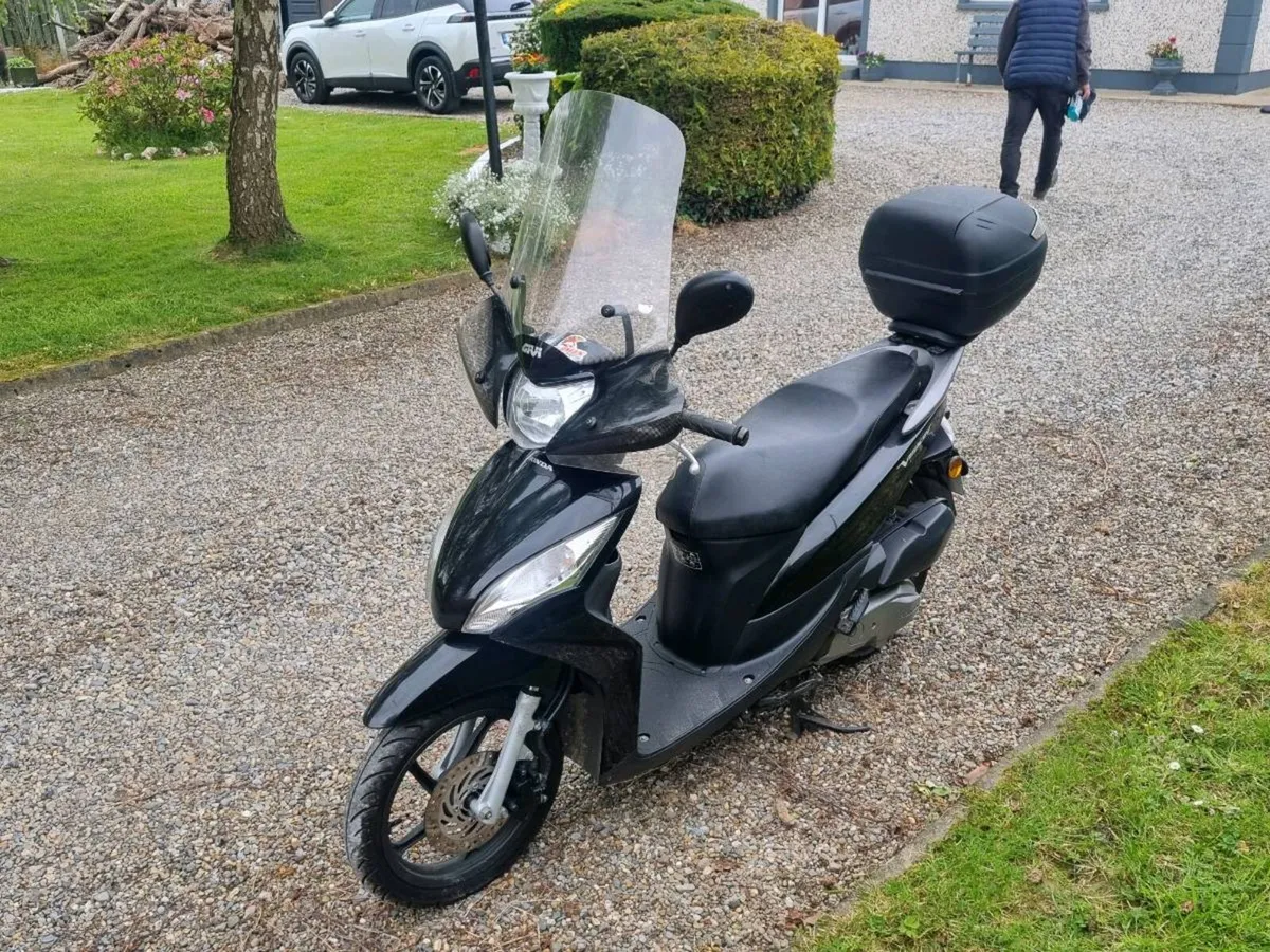 Honda Vision - Image 3