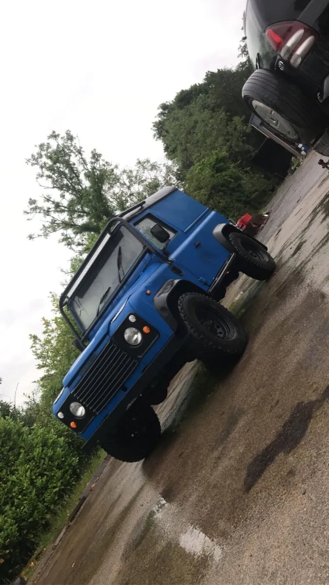 Land Rover defender - Image 1