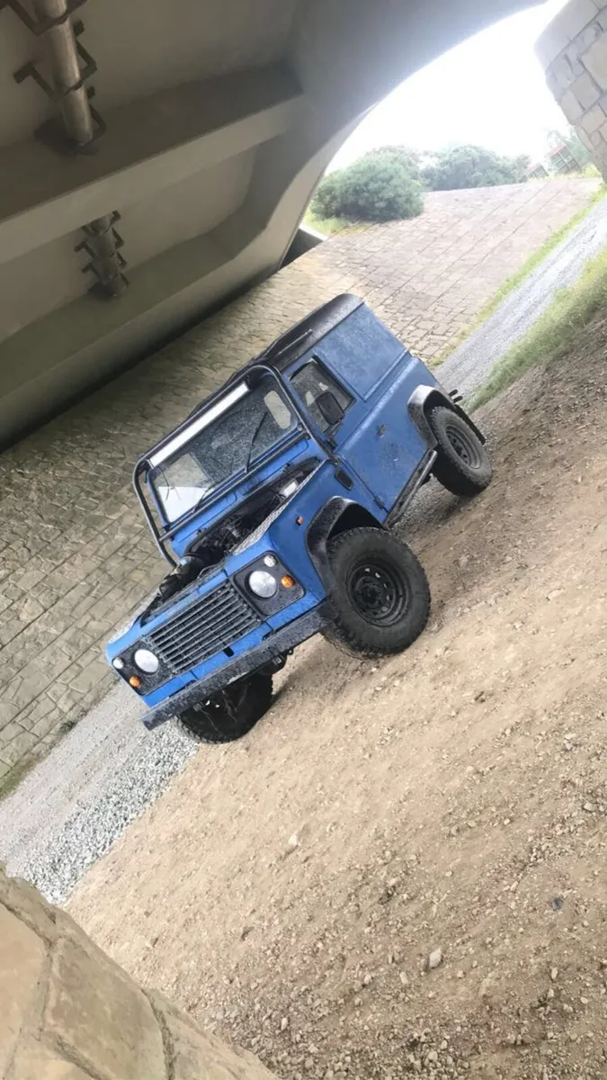 Land Rover defender - Image 2