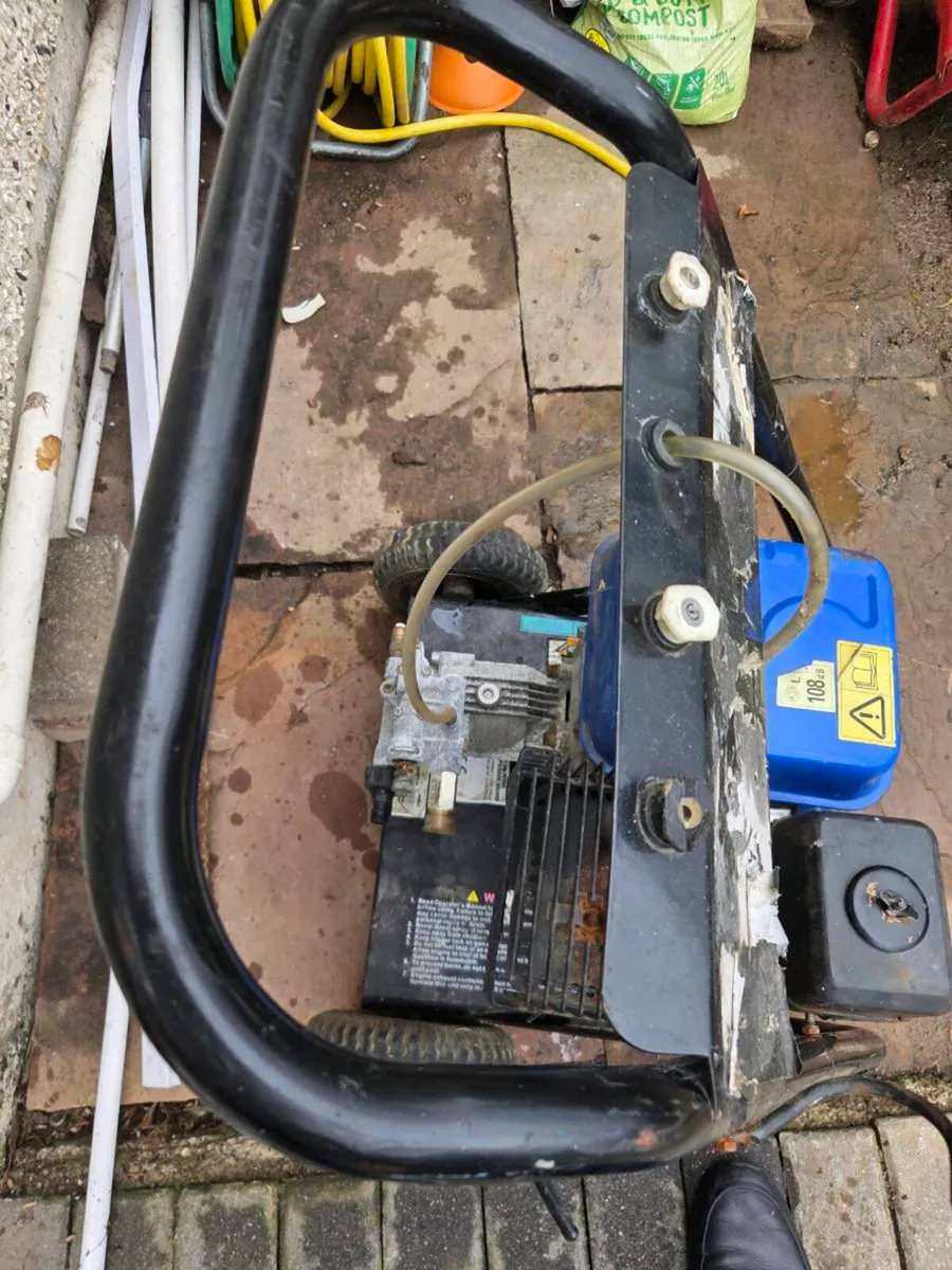Petrol pressure washer - Image 2