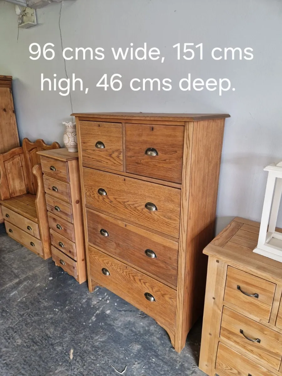 Large 1930s  oak chest of drawers - Image 4