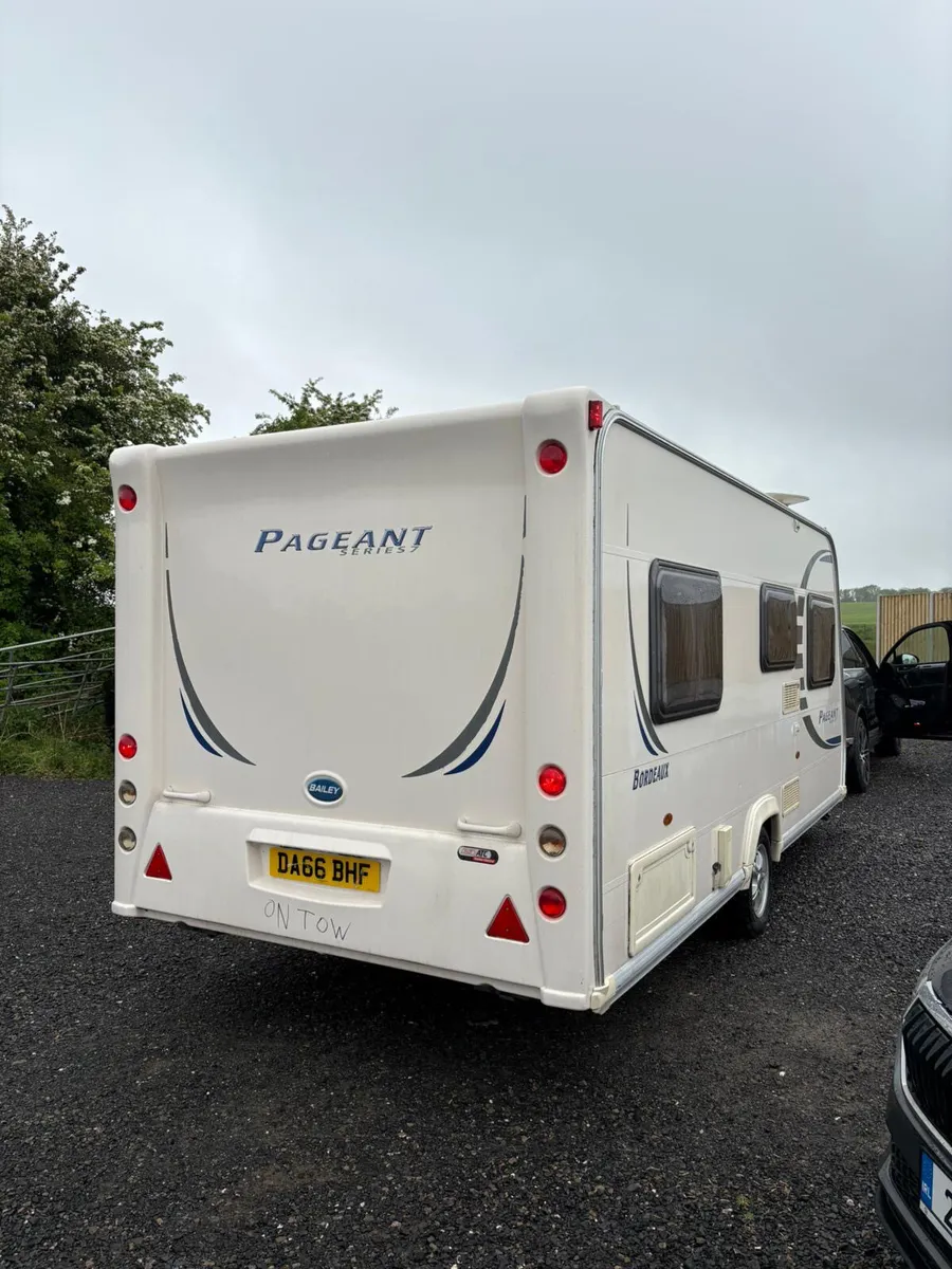 Bailey Pageant 4 Berth Fixed Bed Caravan - Image 3