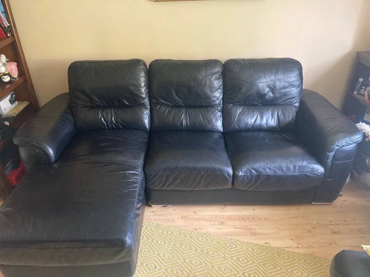 Large 3 seater L shaped  leather sofa - Image 2
