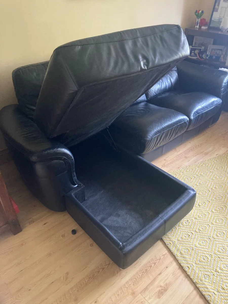 Large 3 seater L shaped  leather sofa - Image 3