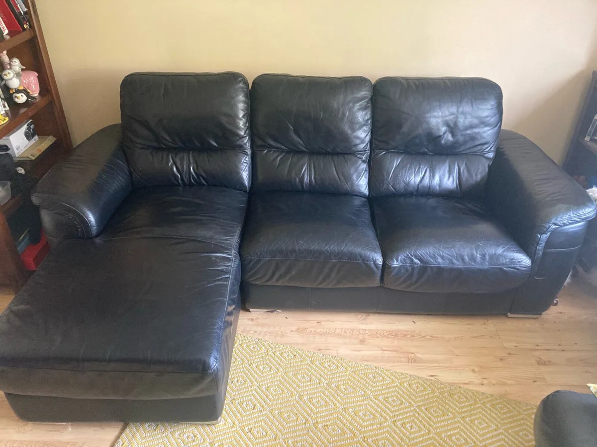 Large 3 seater L shaped  leather sofa - Image 1