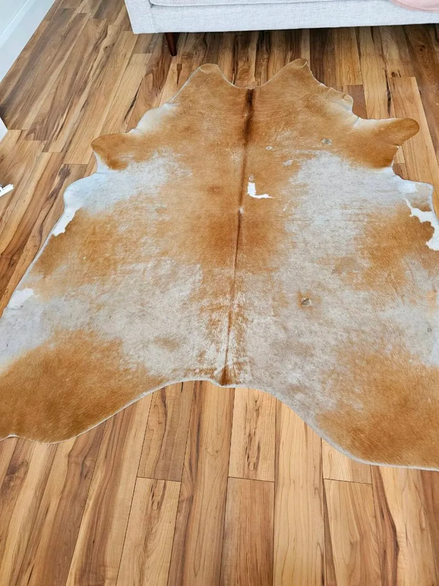 Cow hide rug - Image 1