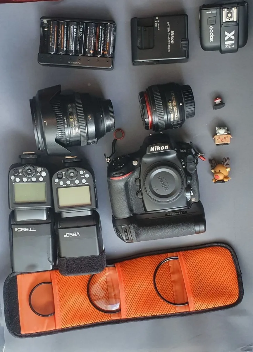 Nikon D800 Full Studio & Lighting Kit — 2 Lenses + - Image 1