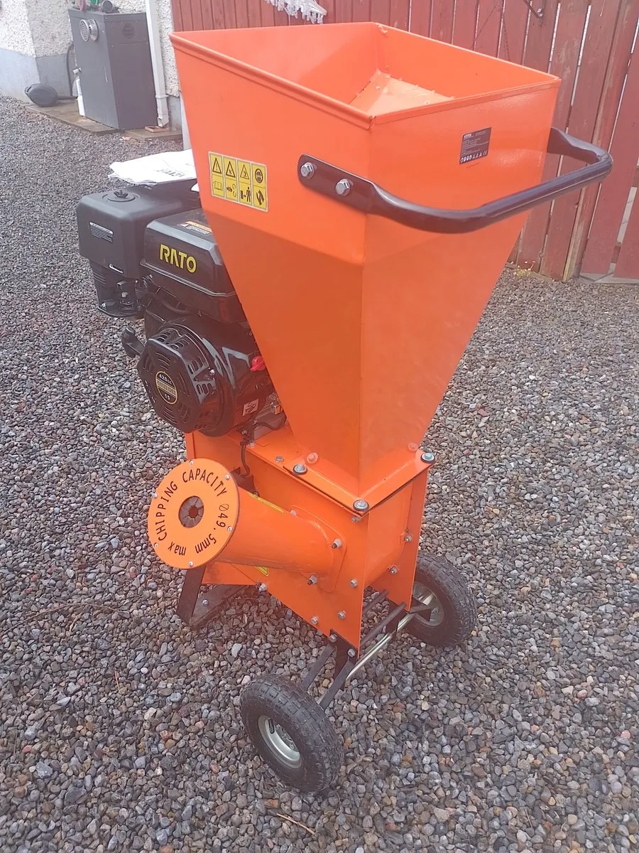 Wood Chipper Shredder Mulcher Heavy Duty Petrol - Image 4