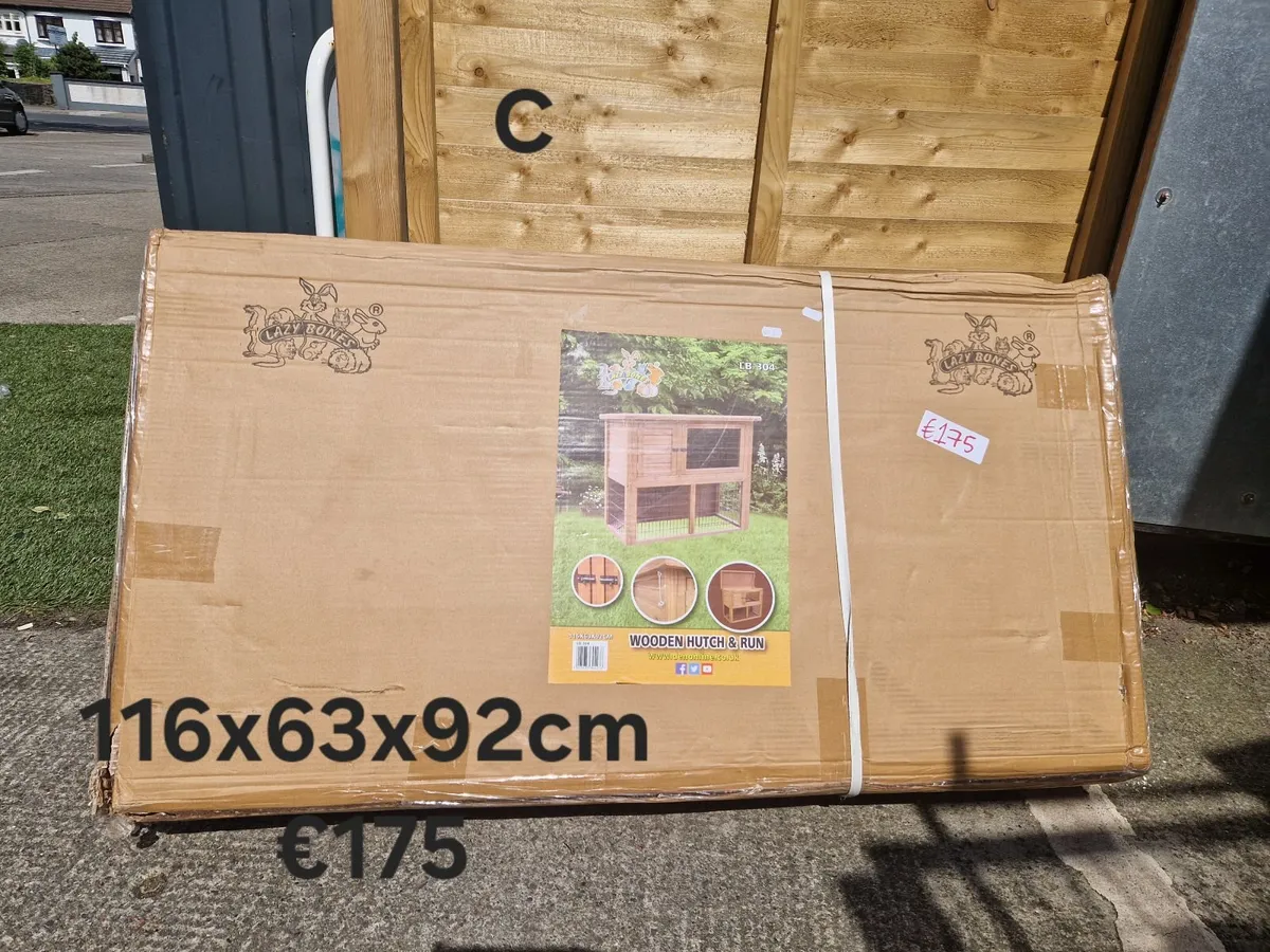 Dog Kennels and Bed - Image 2