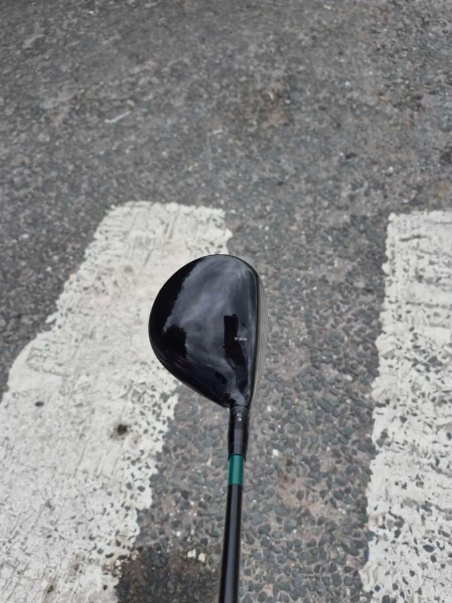Left Hand Titleist TSR2 3 Wood - Image 1