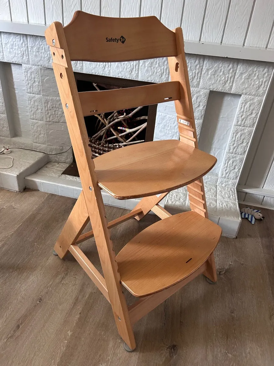 Wooden high chair - Image 1