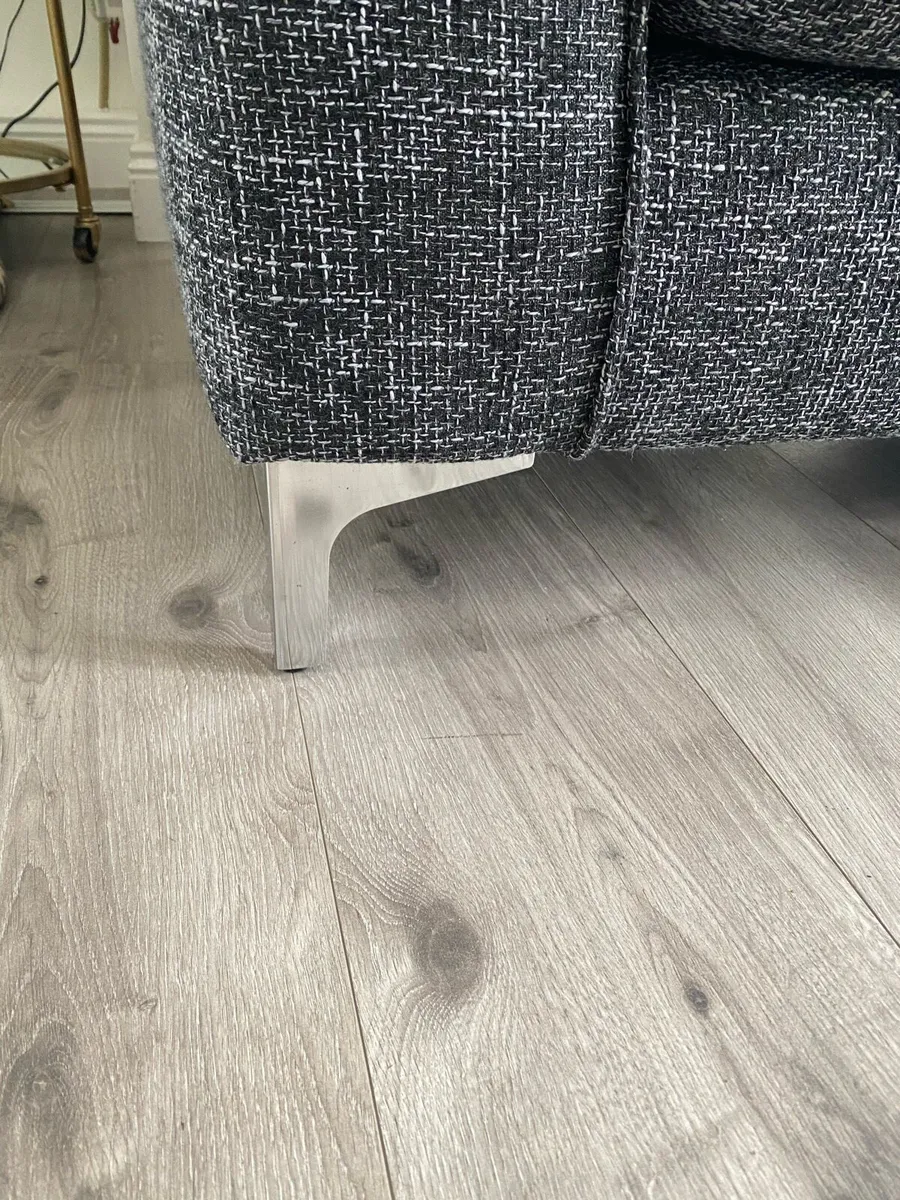 Stylish comfortable armchair - Image 2