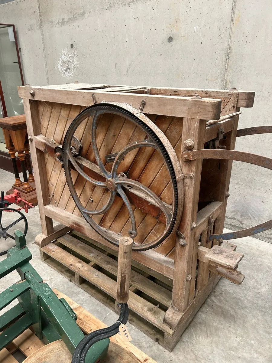 Auction - Vintage Items - Newgrange Farm - Image 3