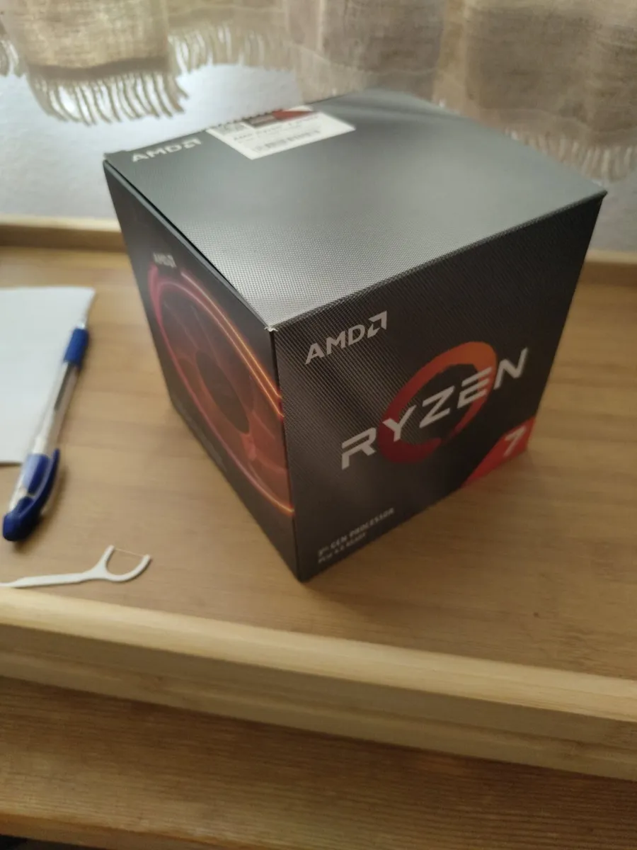 AMD Ryzen 7 3700X
