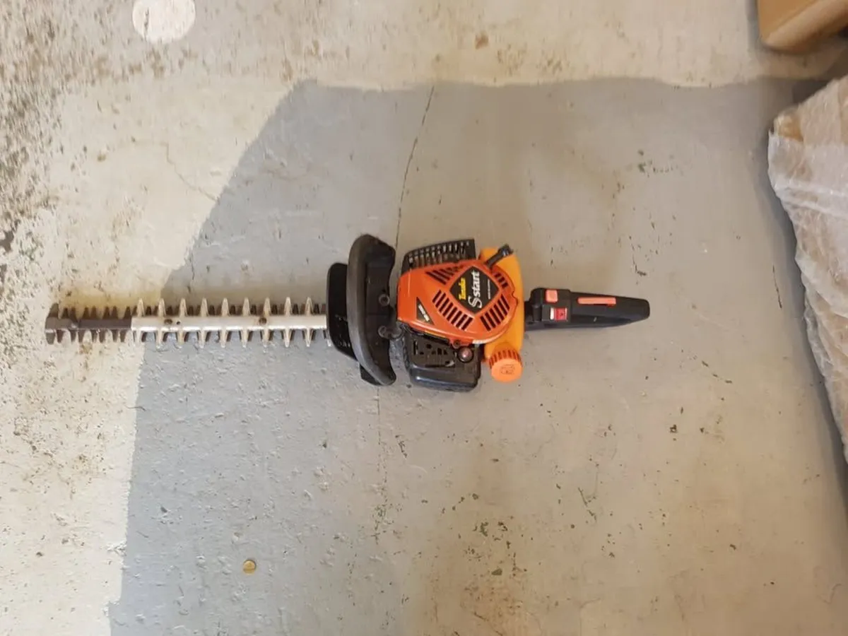 TANAKA PETROL HEDGETRIMMER - FOR SALE - Image 4