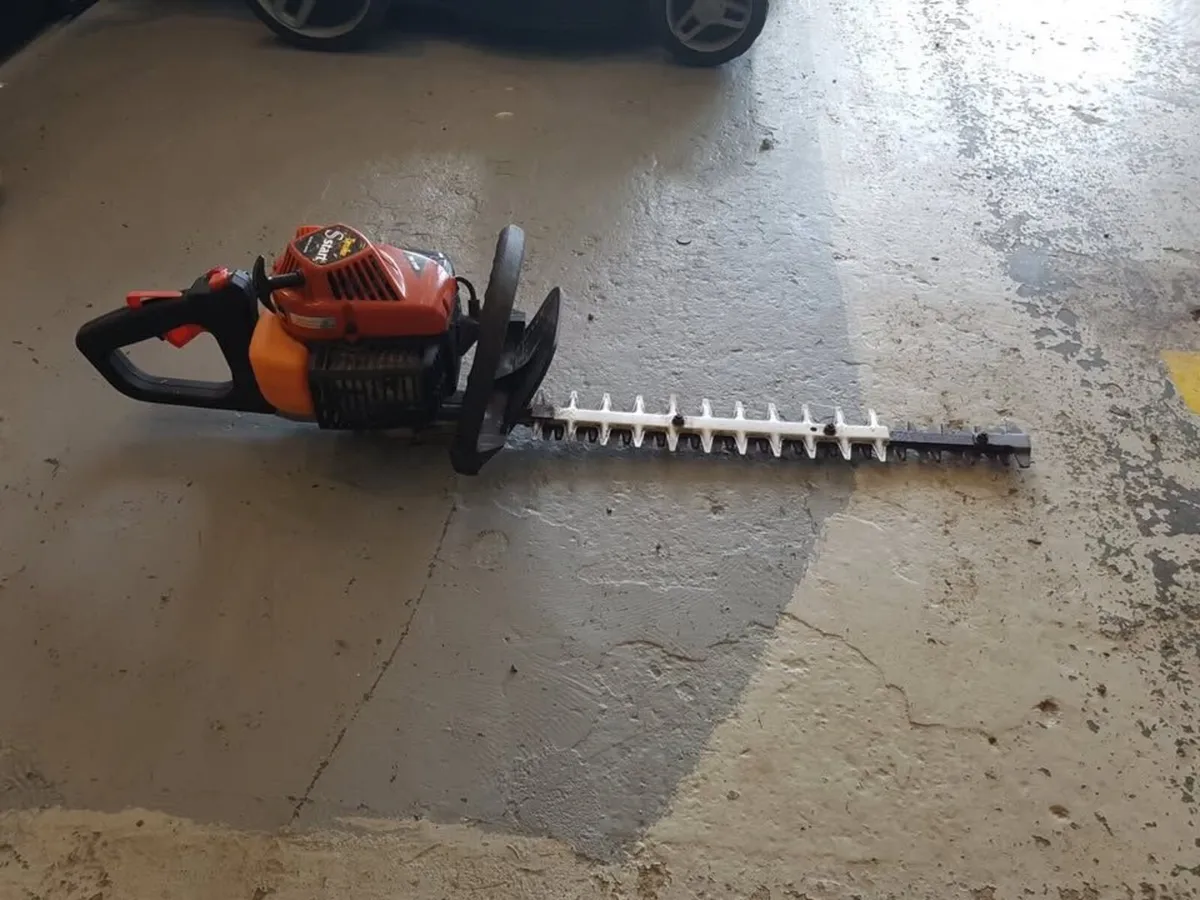 TANAKA PETROL HEDGETRIMMER - FOR SALE - Image 3