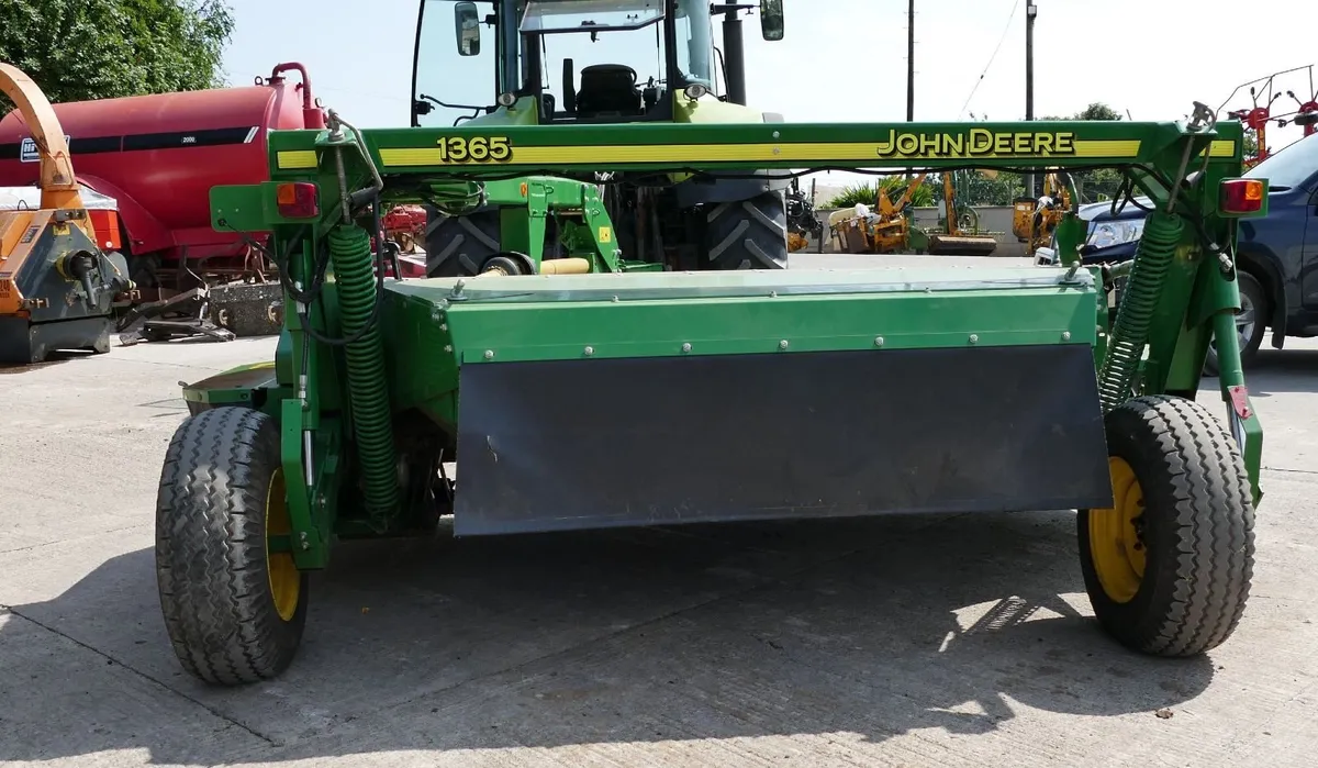 2019 John Deere 1365 mower - Image 2