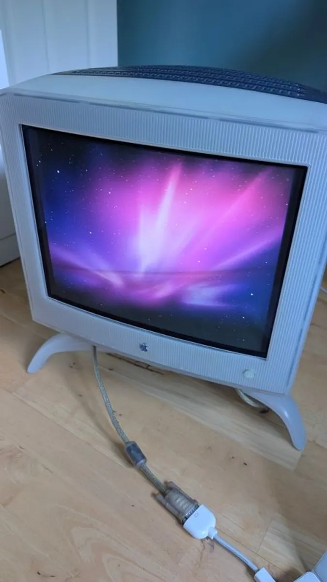 Vintage 17" Apple Studio Display CRT (Working) - Model M6496 - Image 1