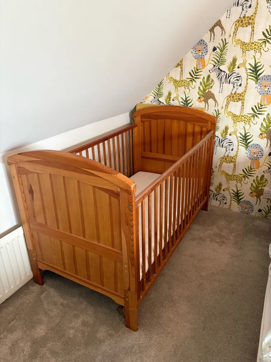 Stokke Baby chair + cot - Image 4