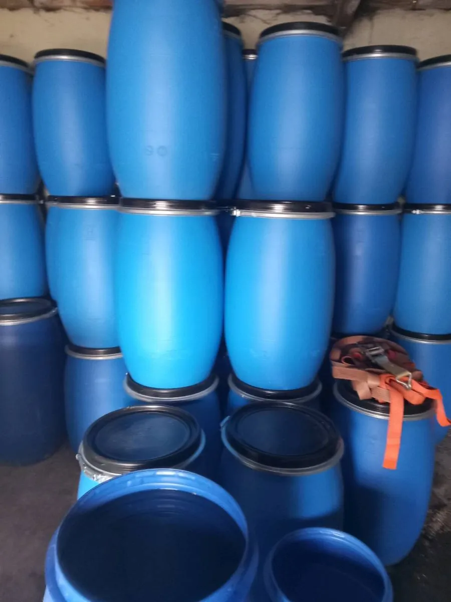 Plastic barrels - Image 1