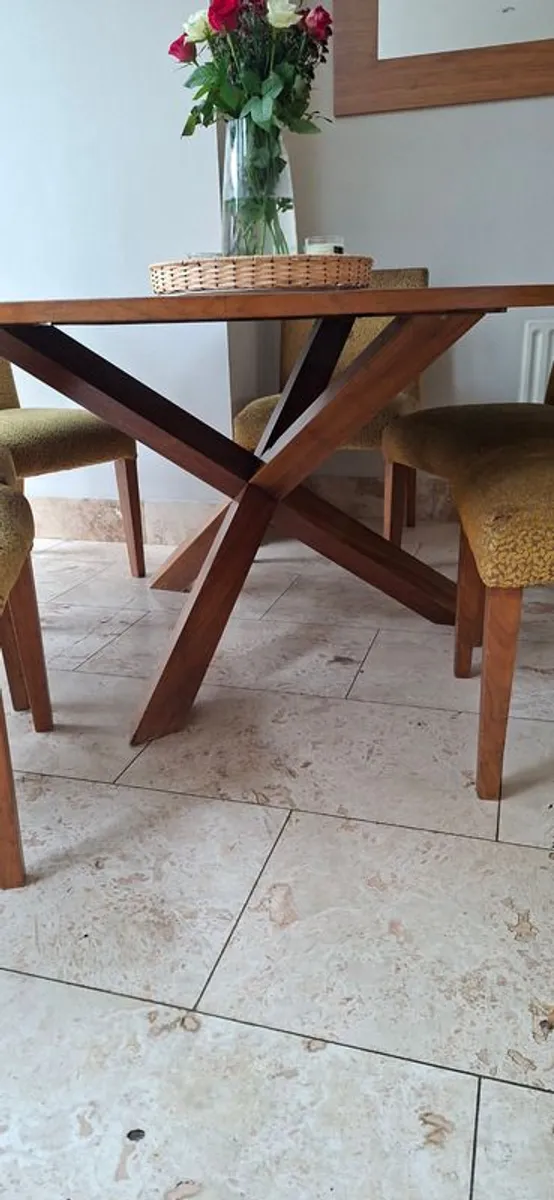 Tables and chairs - Image 4