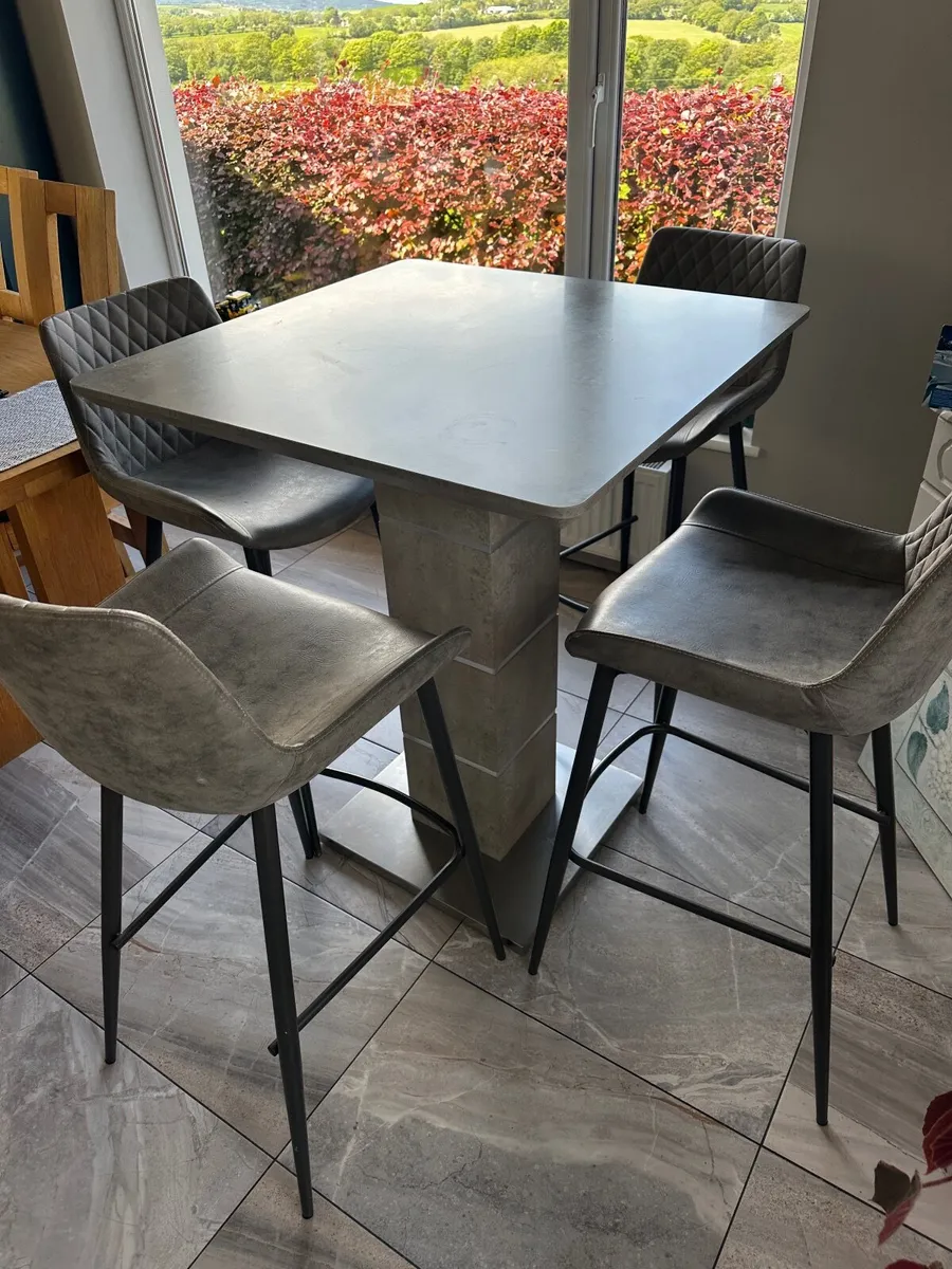 High table & 4 chairs - Image 2