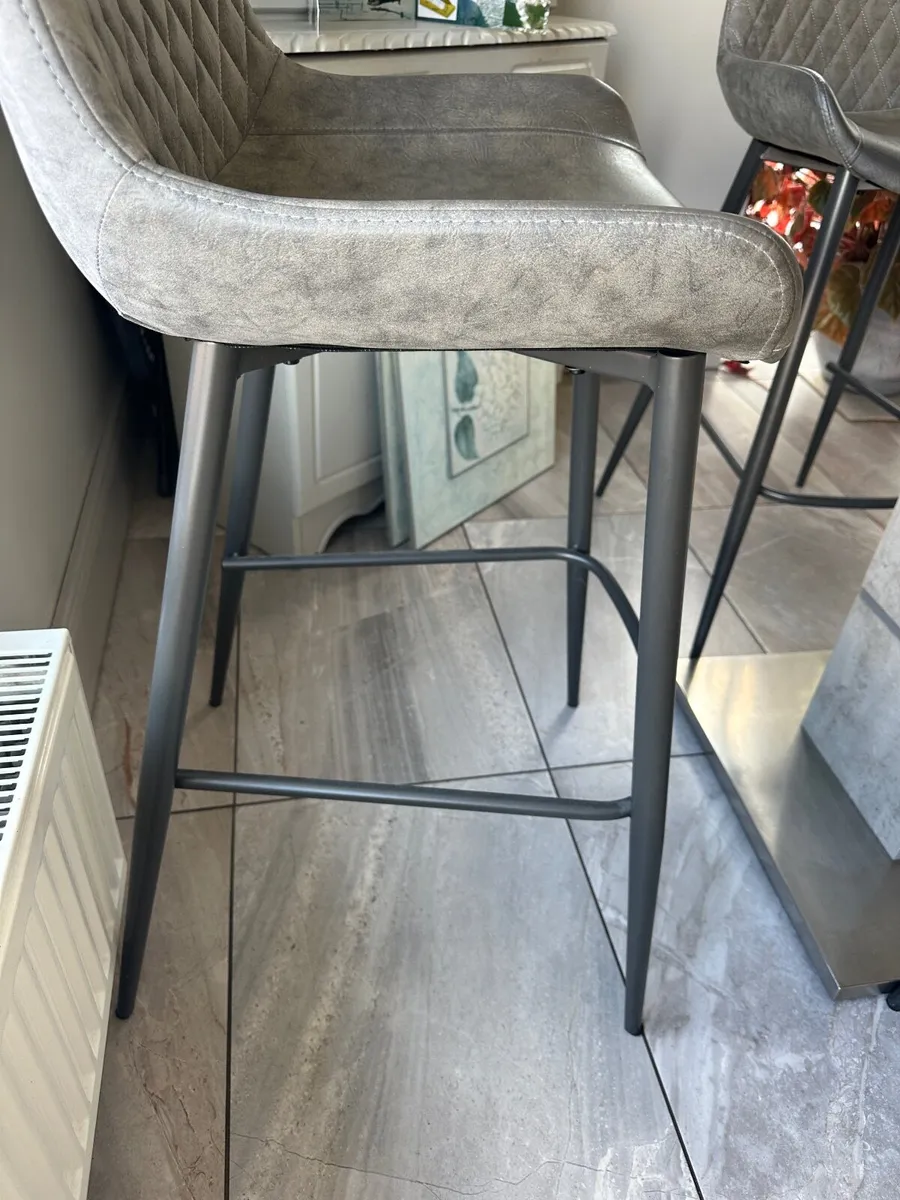 High table & 4 chairs - Image 4