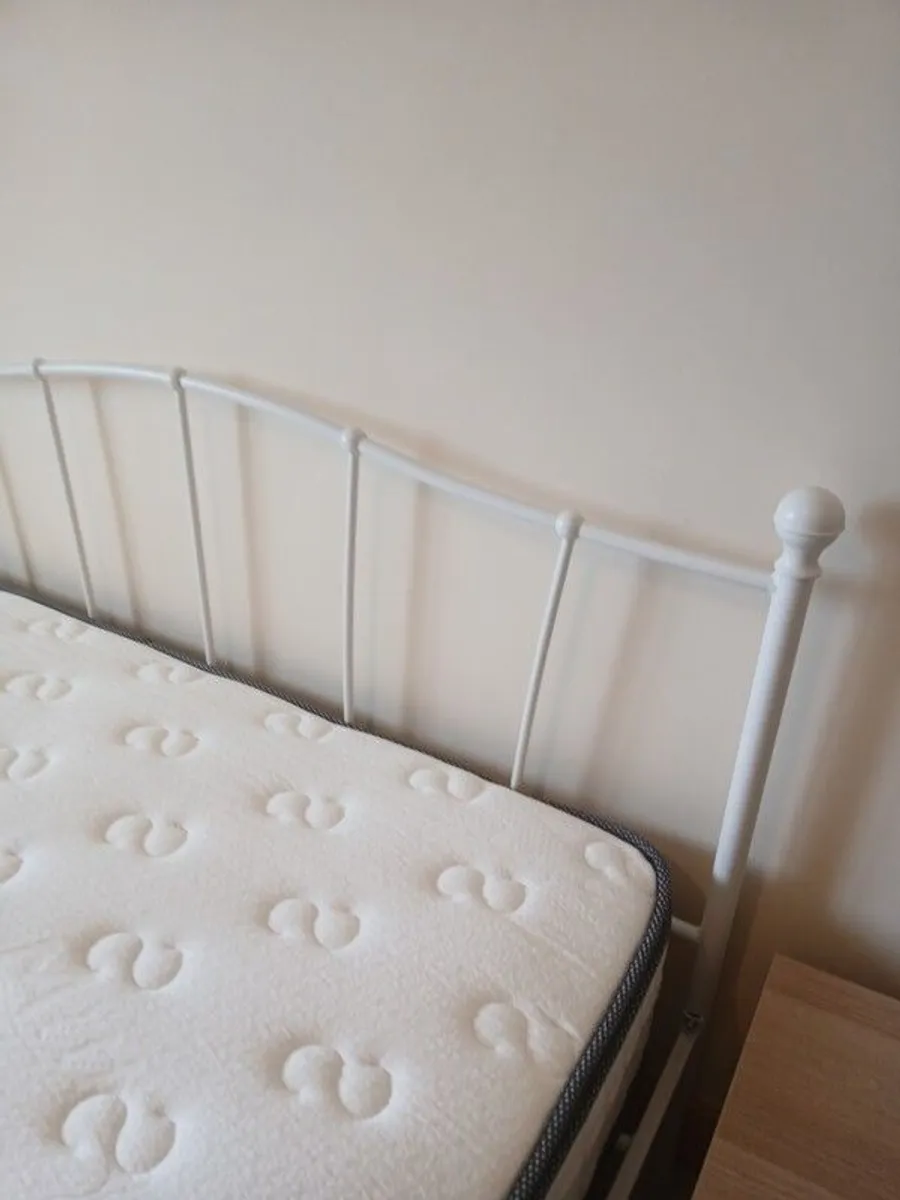 Fleur cream metal bedrame & new matress - Image 4