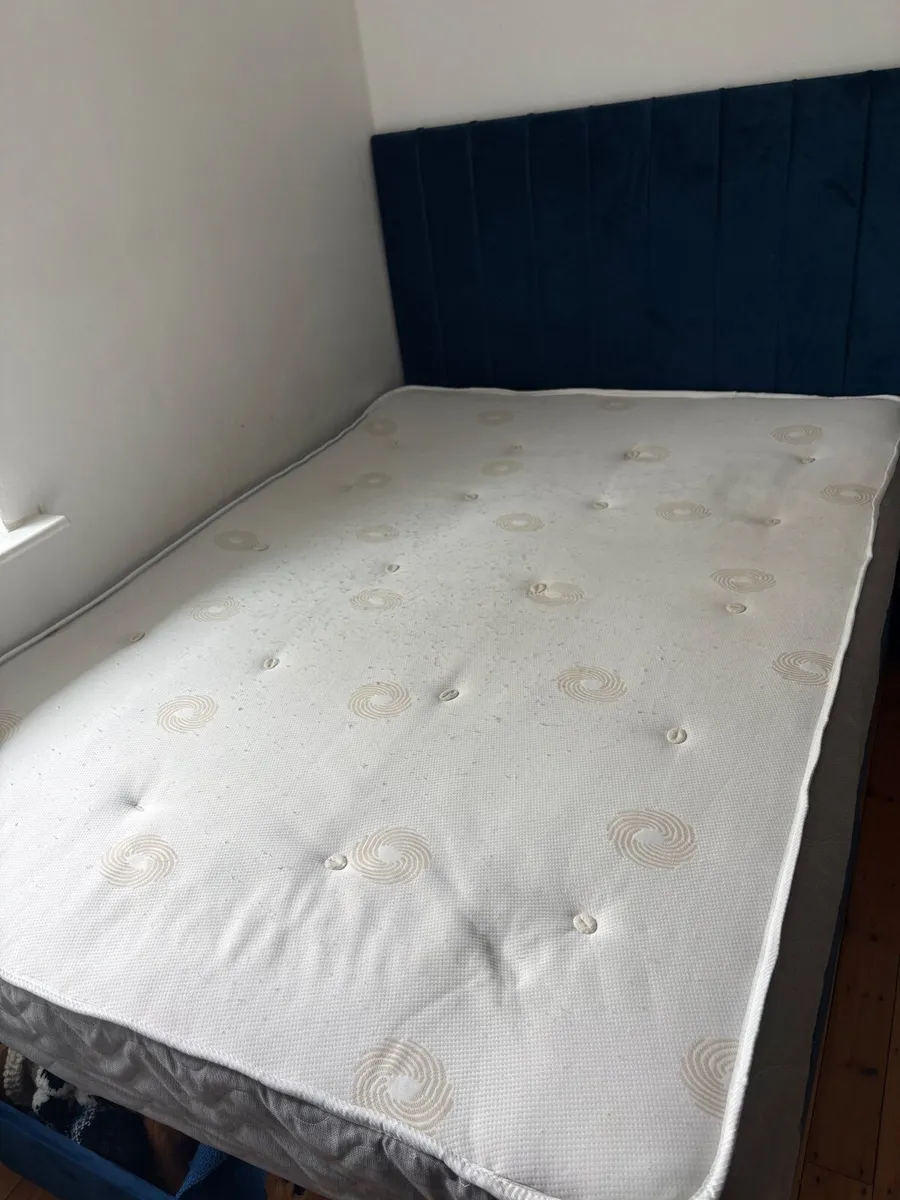 Double bed - Image 2