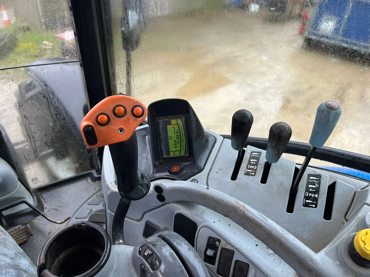 2009 New Holland T6050 - Image 3