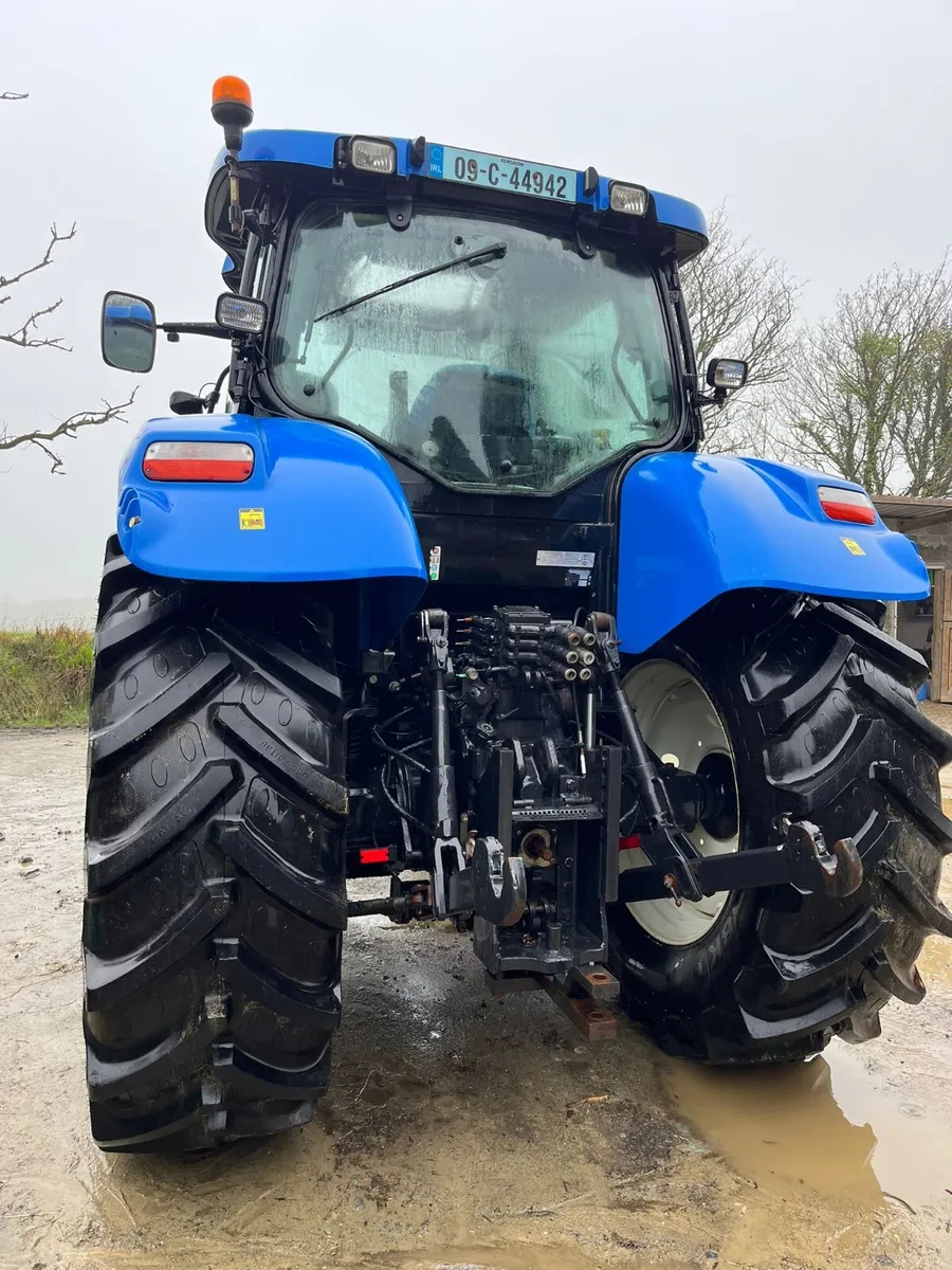 2009 New Holland T6050 - Image 2