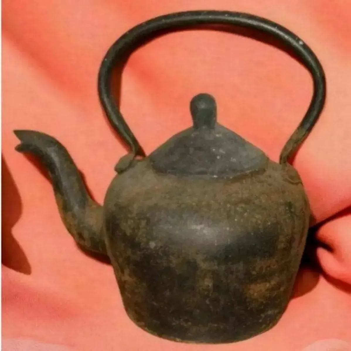 Victorian Cast Iron Kettle - Image 2