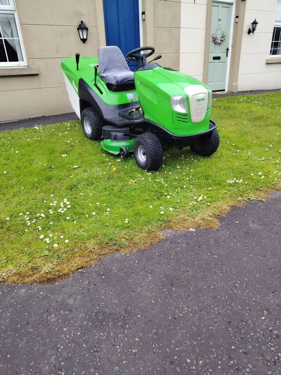 Viking ride on lawnmower - Image 1
