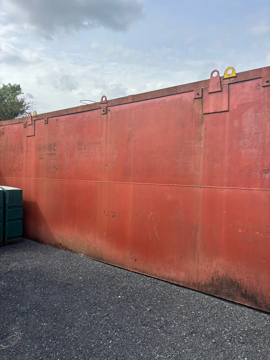 Large Fuel storage tank - Image 4