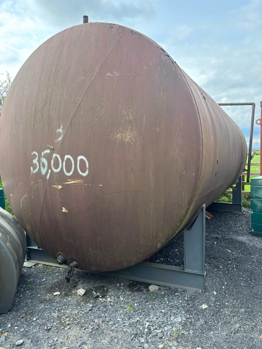 Large Fuel storage tank - Image 3
