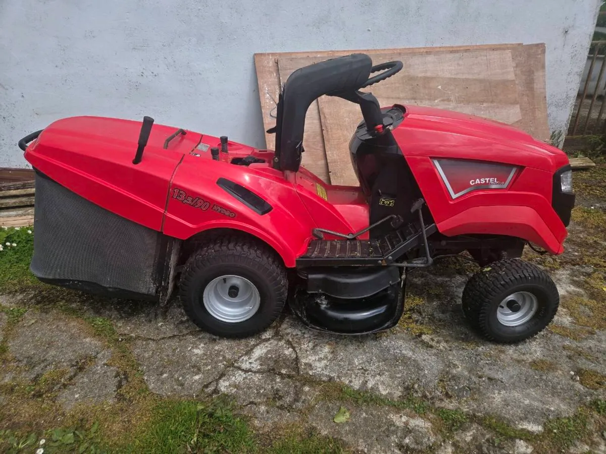 Castlegarden ride-on lawnmower - Image 1